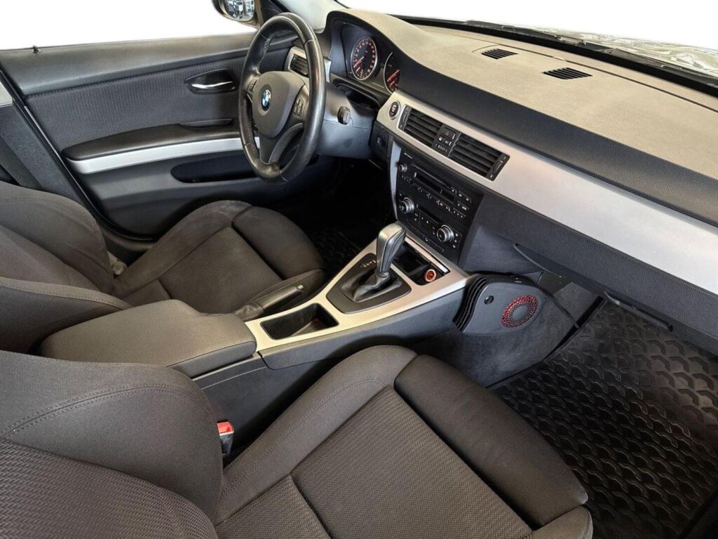 BMW 320 2012 Harmaa