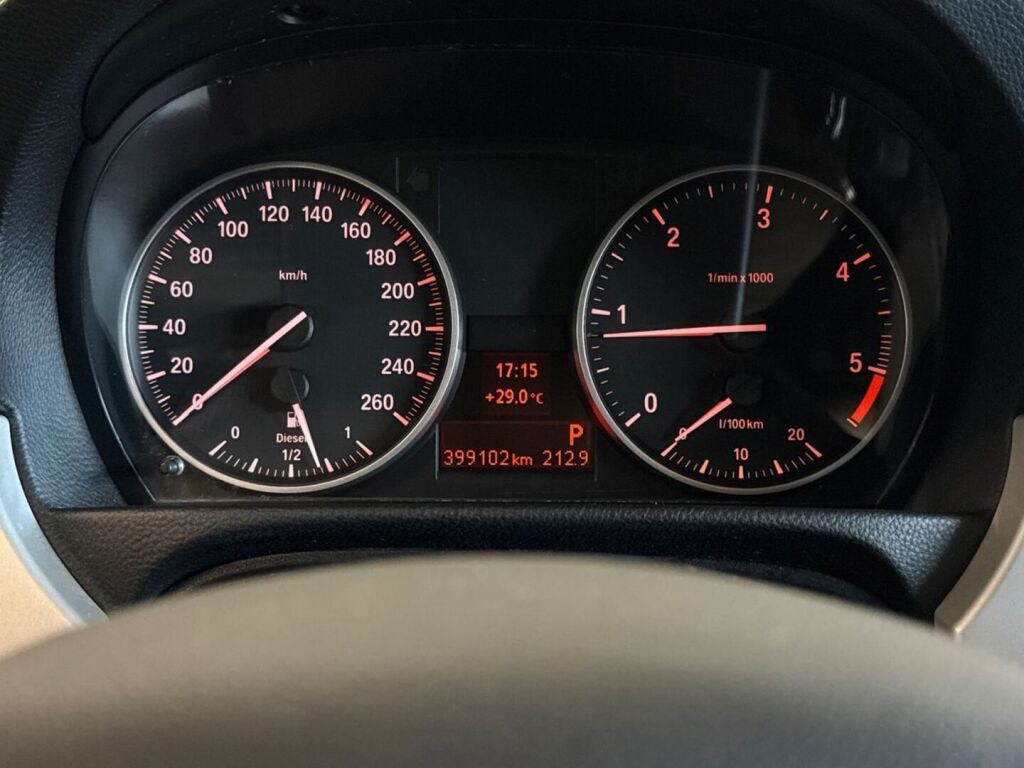 BMW 320 2012 Harmaa