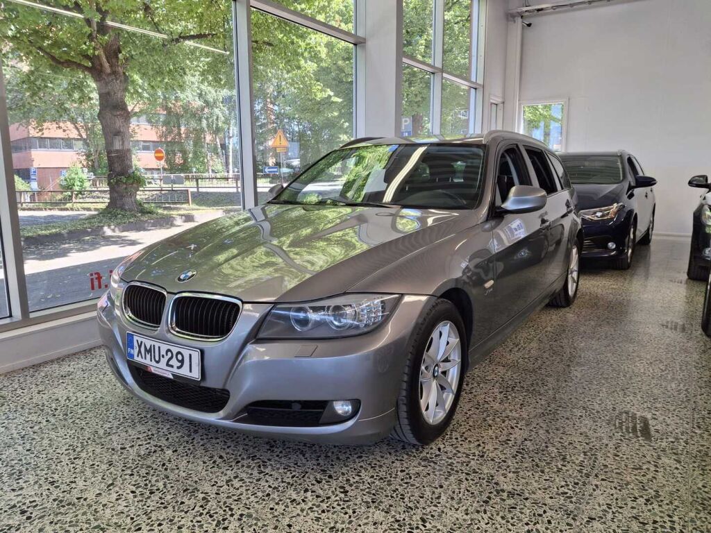 BMW 320 2012 Harmaa
