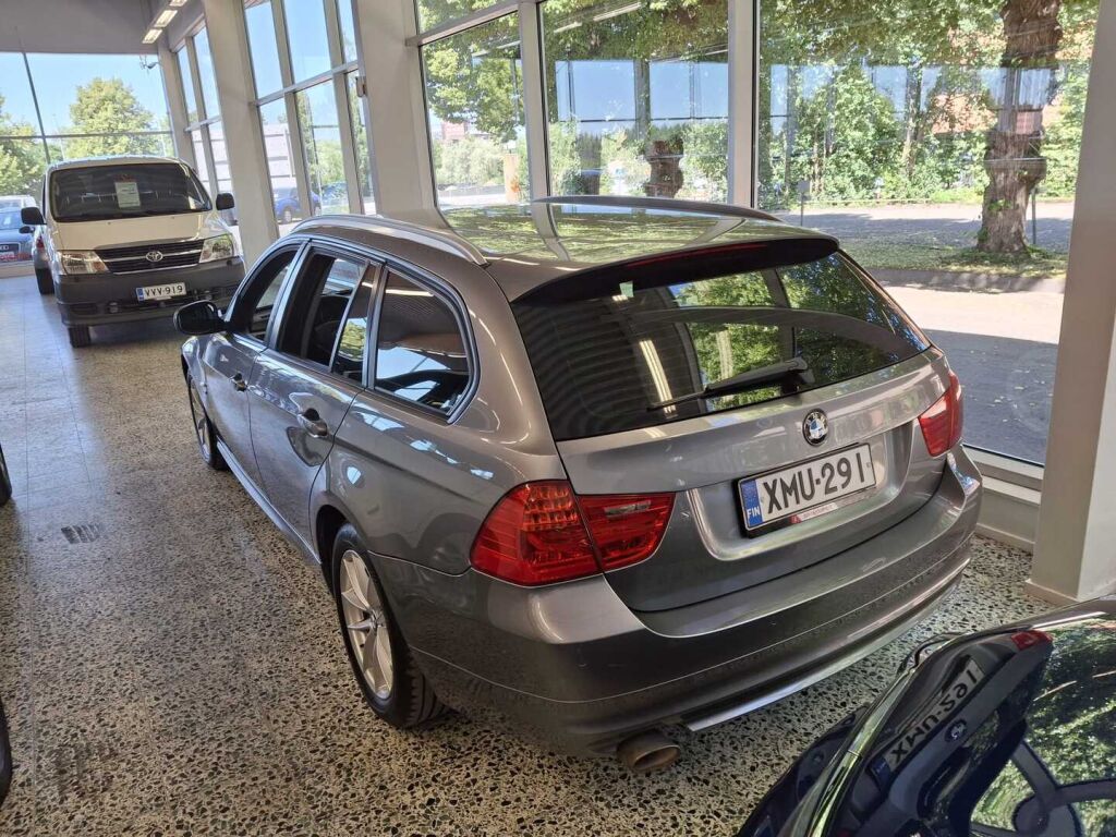 BMW 320 2012 Harmaa