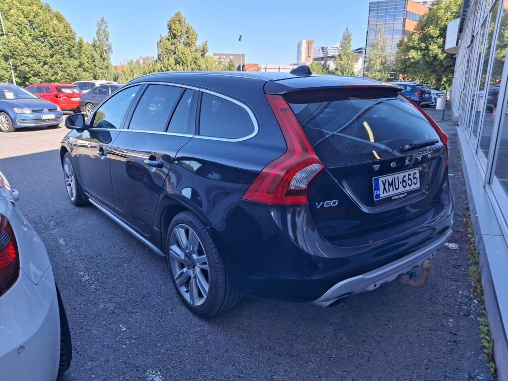 Volvo V60 2011 Musta