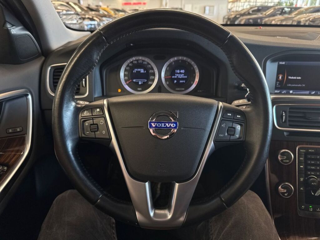 Volvo V60 2011 Musta