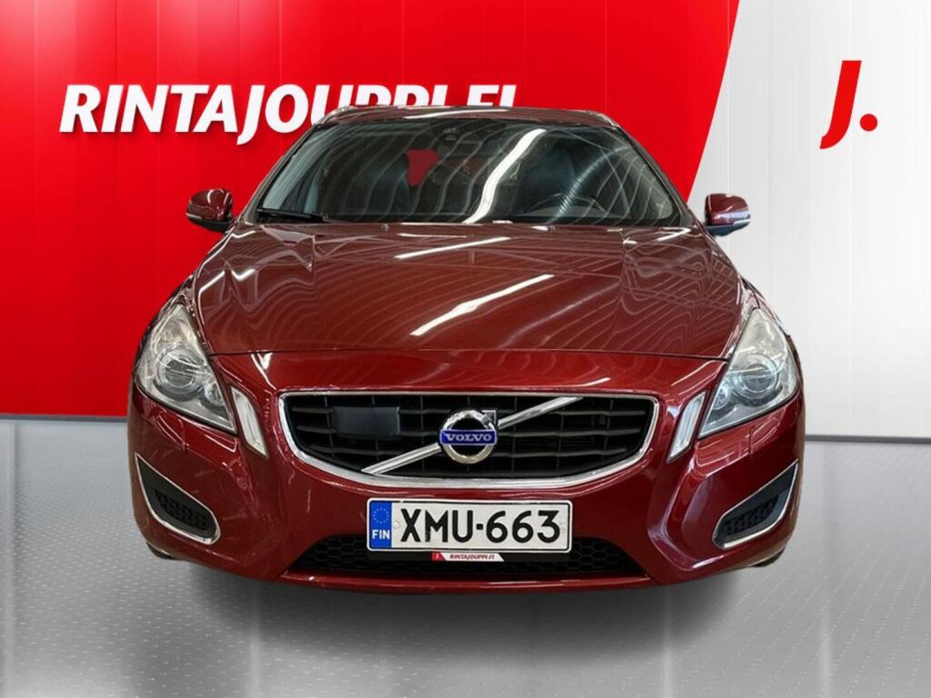 Volvo V60 2010 Punainen
