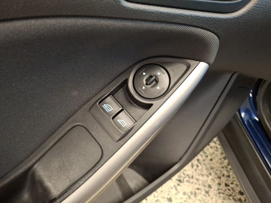 Ford Focus 2013 Sininen