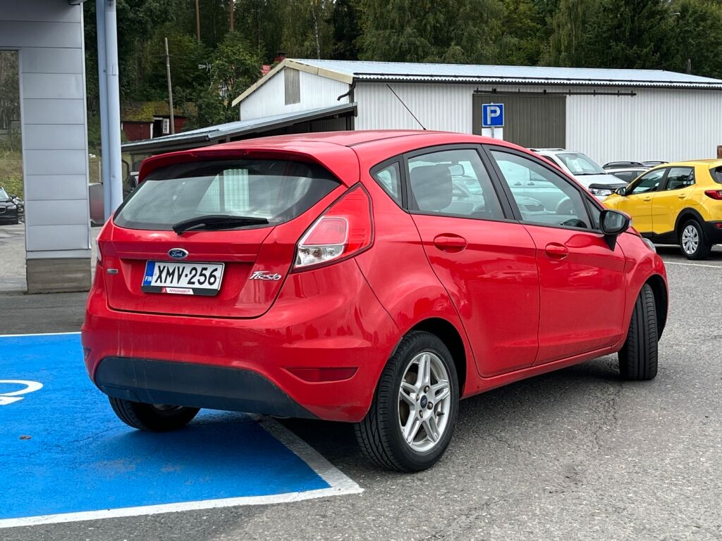 Ford Fiesta 2013 Punainen