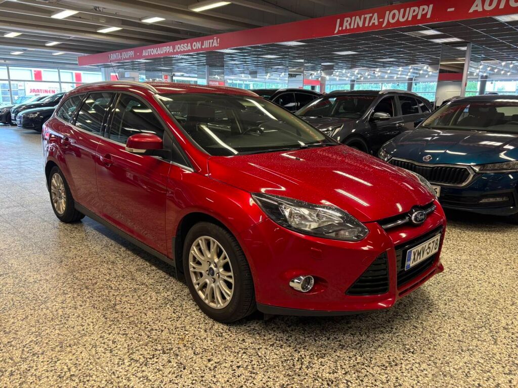 Ford Focus 2013 Punainen