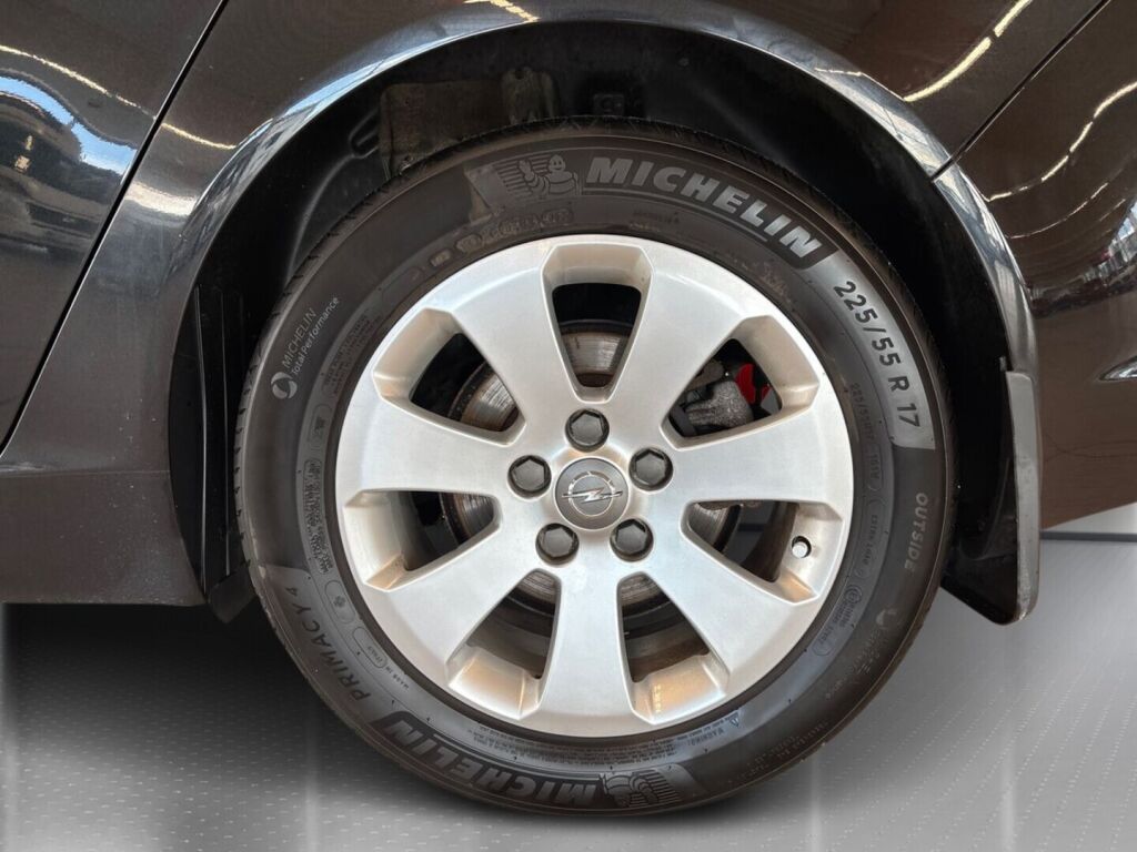 Opel Insignia 2013 Musta