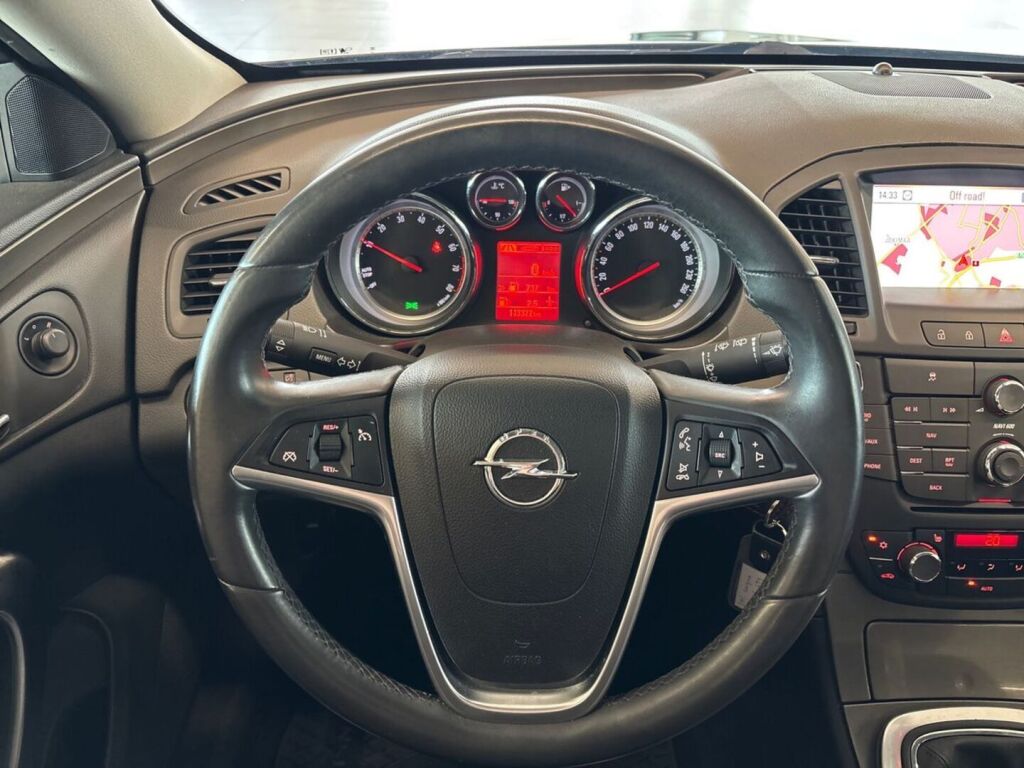 Opel Insignia 2013 Musta