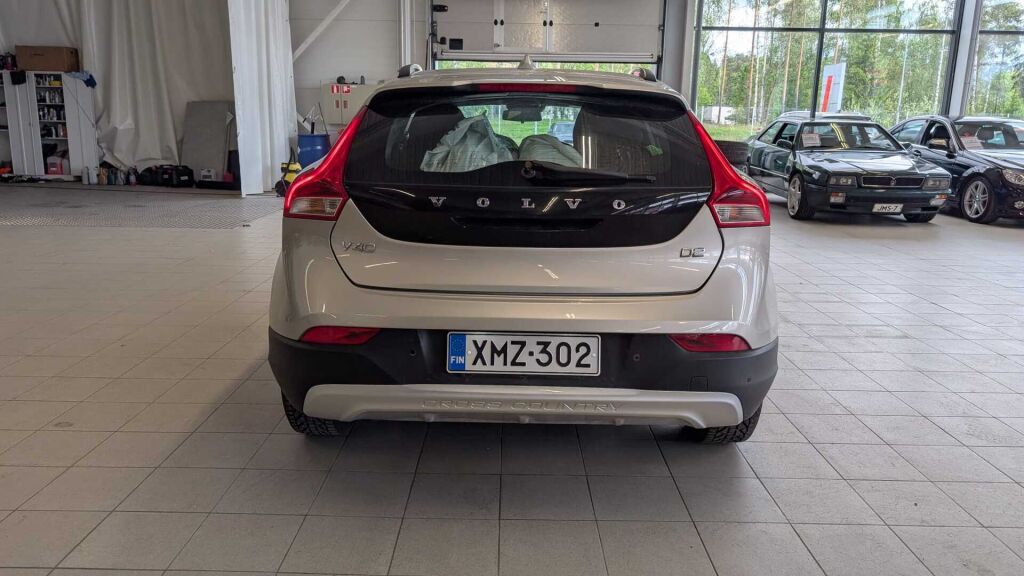 Volvo V40 Cross Country 2017 Ruskea (beige)