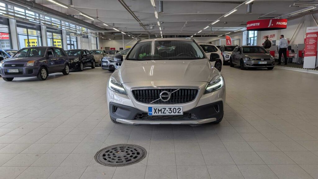 Volvo V40 Cross Country 2017 Ruskea (beige)