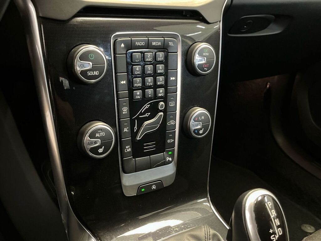 Volvo V40 Cross Country 2017 Ruskea (beige)