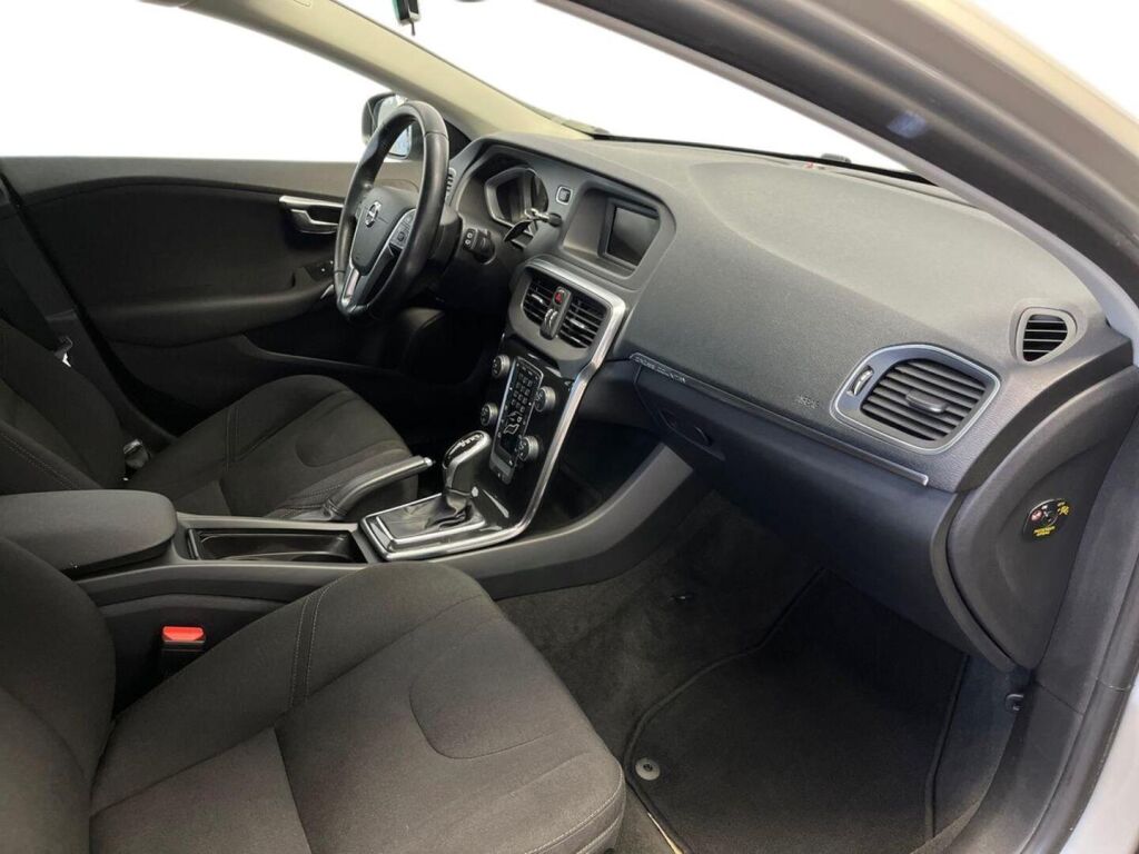 Volvo V40 Cross Country 2017 Ruskea (beige)