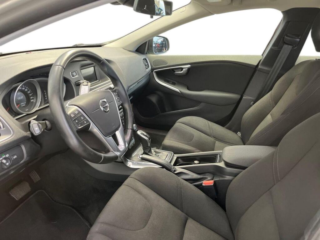 Volvo V40 Cross Country 2017 Ruskea (beige)
