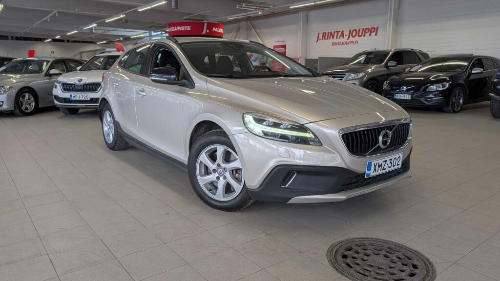 Volvo V40 Cross Country 2017 Ruskea (beige)