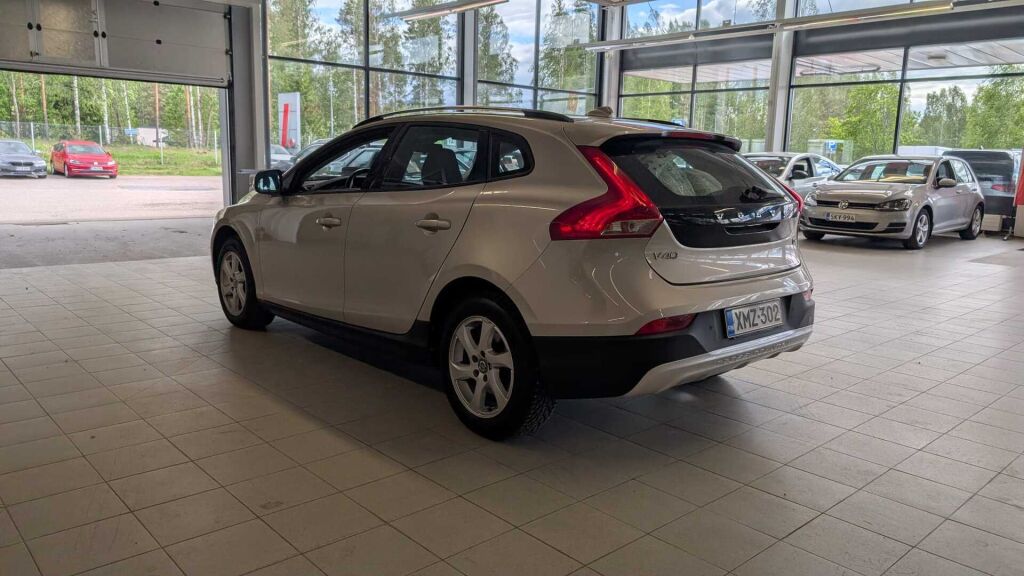 Volvo V40 Cross Country 2017 Ruskea (beige)