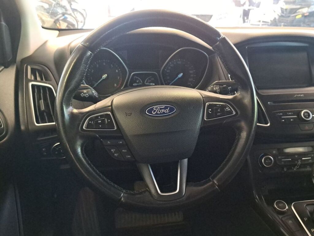 Ford Focus 2016 Harmaa