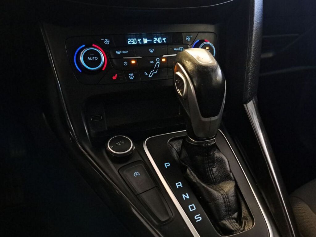 Ford Focus 2016 Harmaa