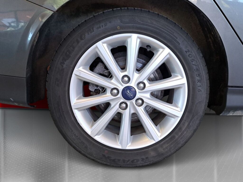 Ford Focus 2016 Harmaa
