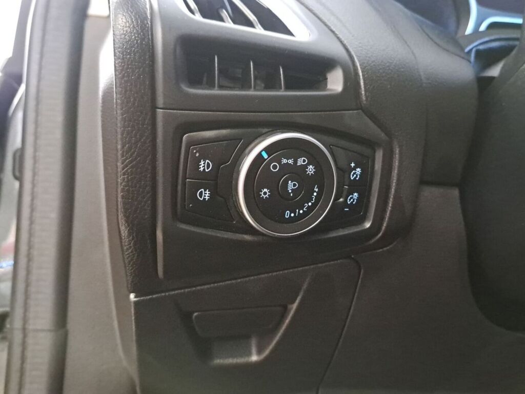 Ford Focus 2016 Harmaa