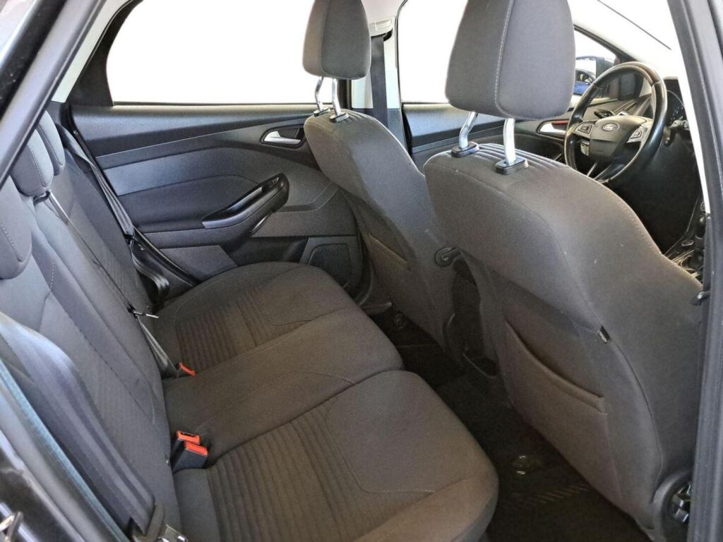 Ford Focus 2016 Harmaa
