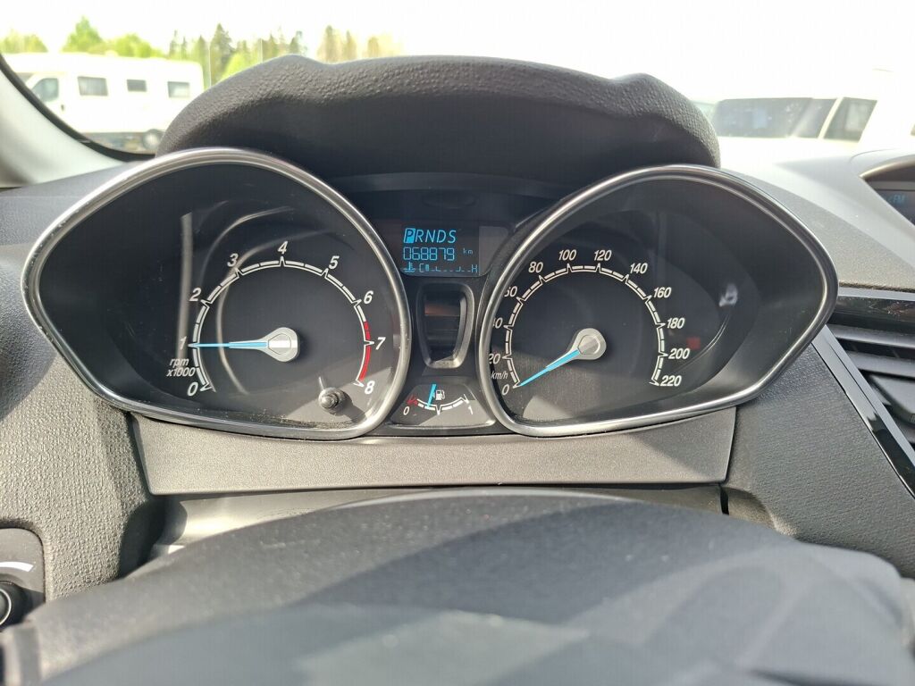 Ford Fiesta 2016 Musta