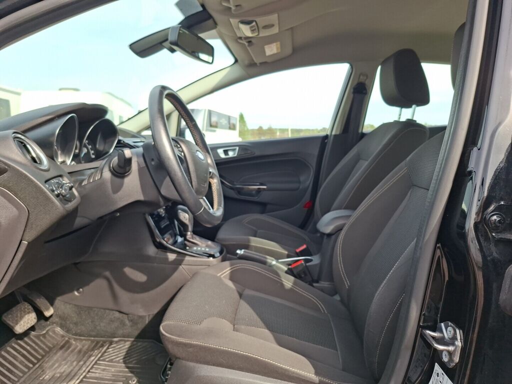Ford Fiesta 2016 Musta