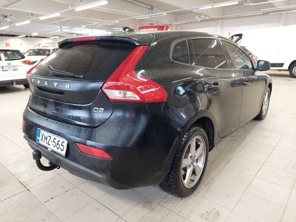 Volvo V40 2016 Musta