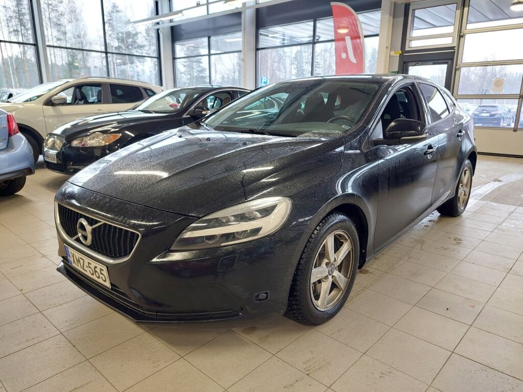 Volvo V40 2016 Musta