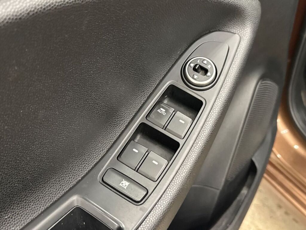 Hyundai i20 Hatchback 2019 Ruskea (beige)