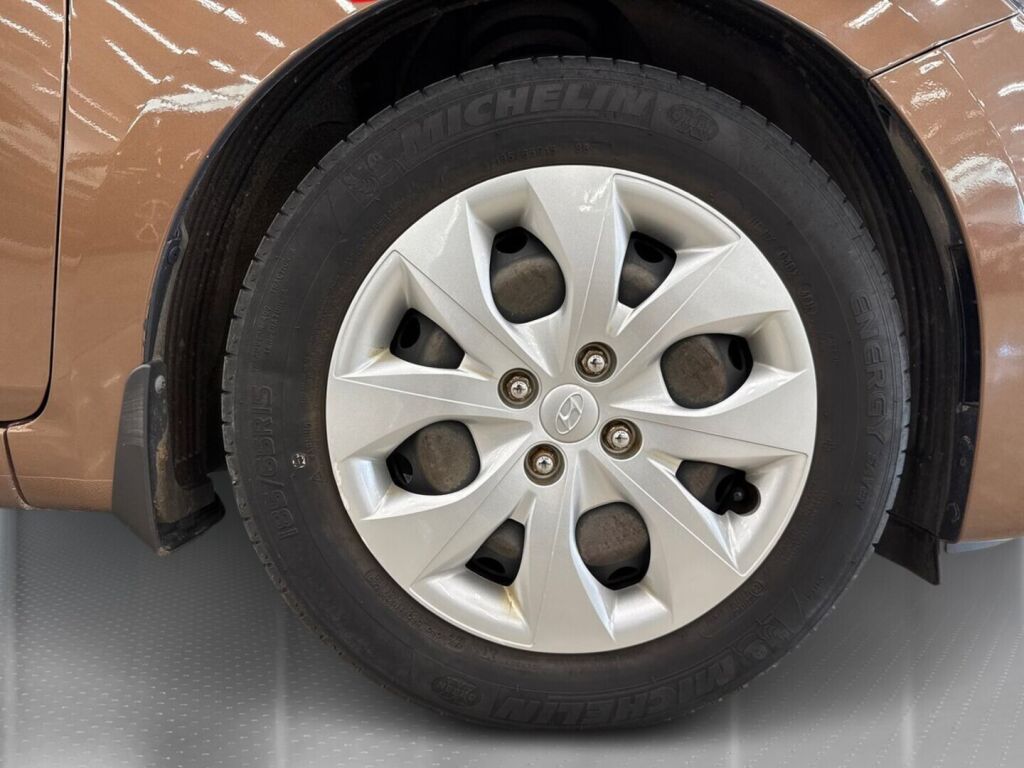 Hyundai i20 Hatchback 2019 Ruskea (beige)