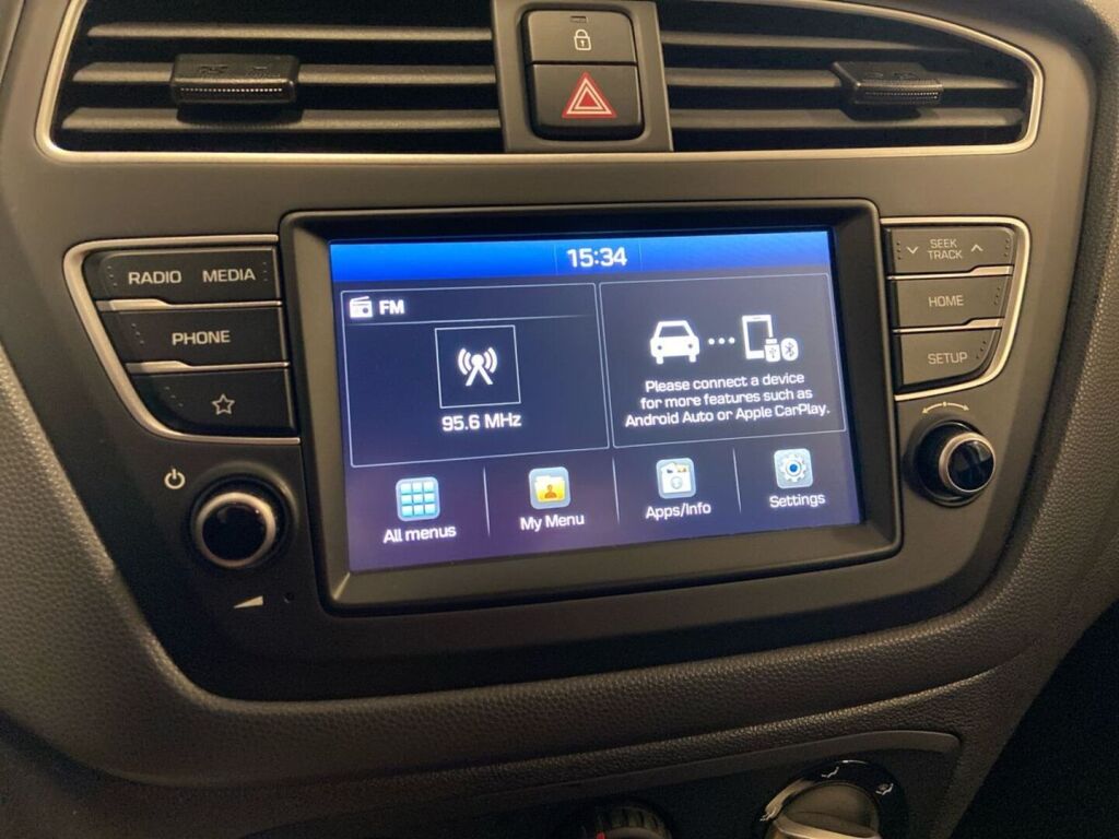 Hyundai i20 Hatchback 2019 Valkoinen