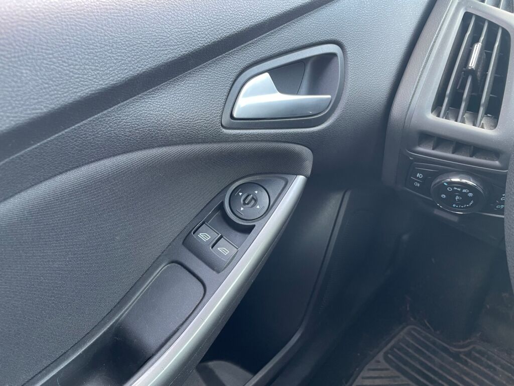 Ford Focus 2013 Harmaa