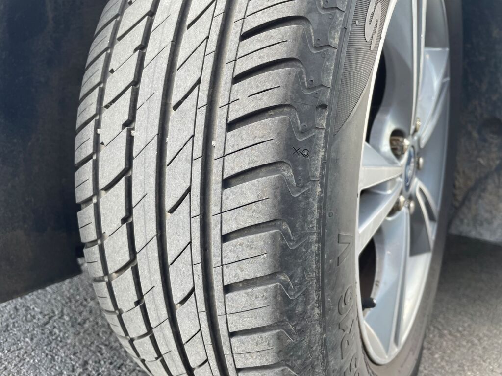 Ford Focus 2013 Harmaa