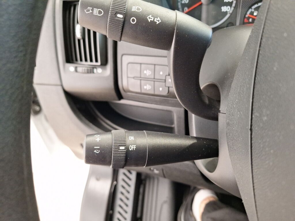 Dethleffs GLOBE S 2013 Valkoinen