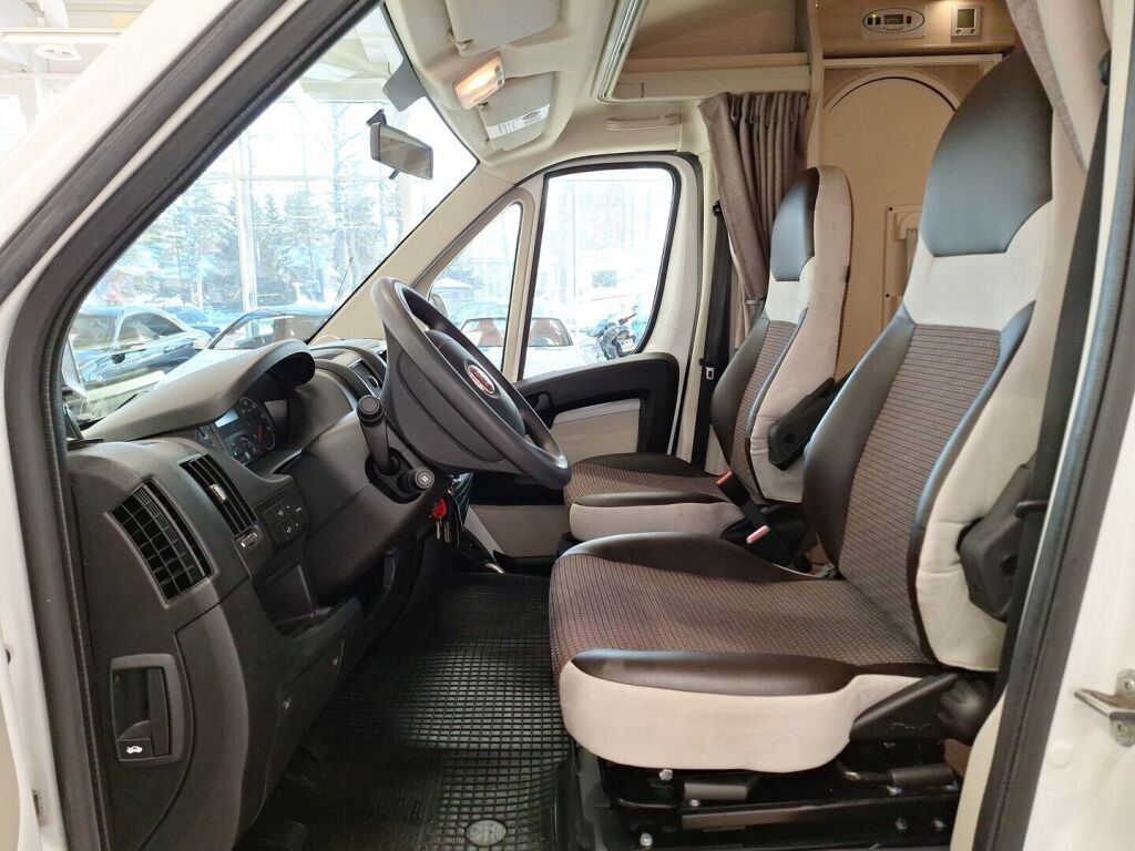 Dethleffs GLOBE S 2013 Valkoinen