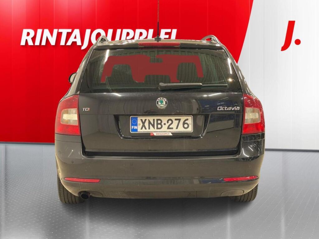 Skoda Octavia 2013 Musta