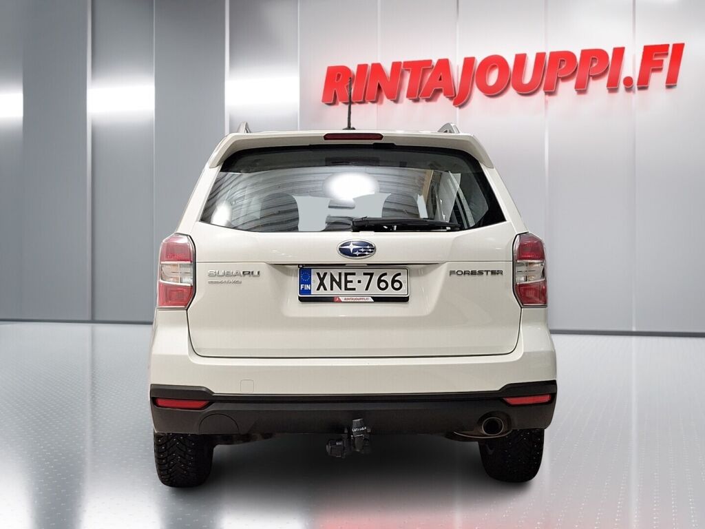 Subaru Forester 2015 Valkoinen