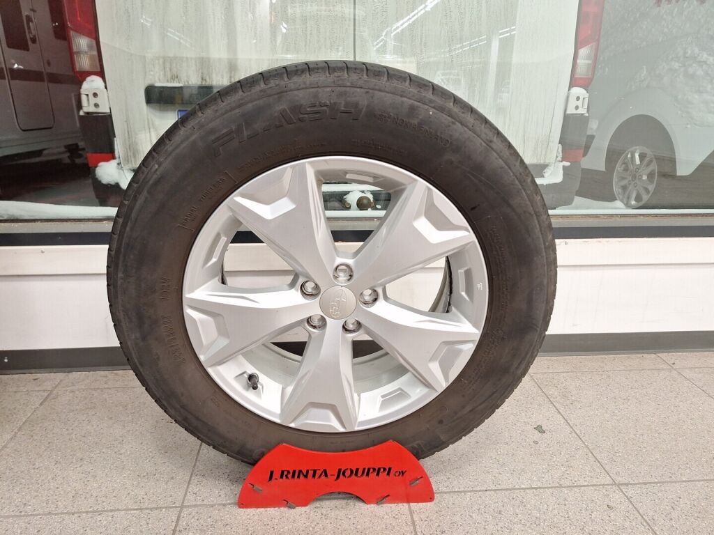 Subaru Forester 2015 Valkoinen