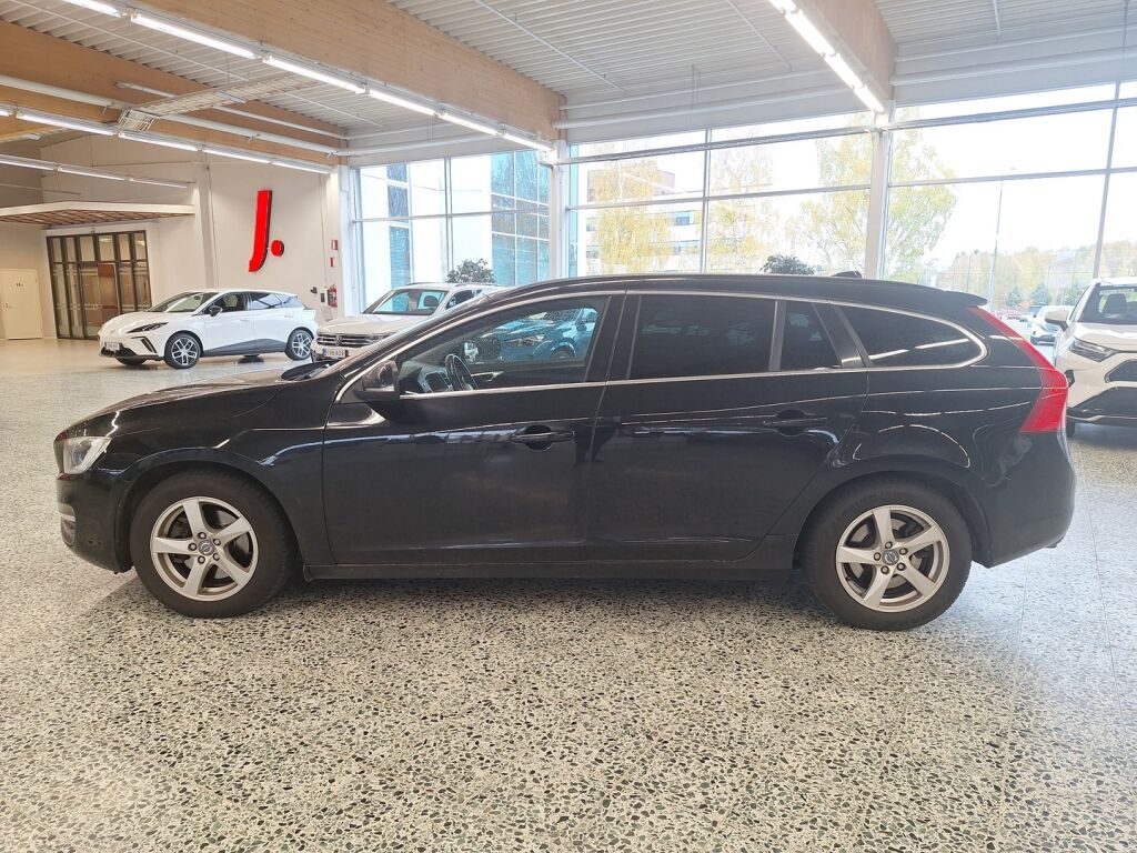 Volvo V60 2014 Musta