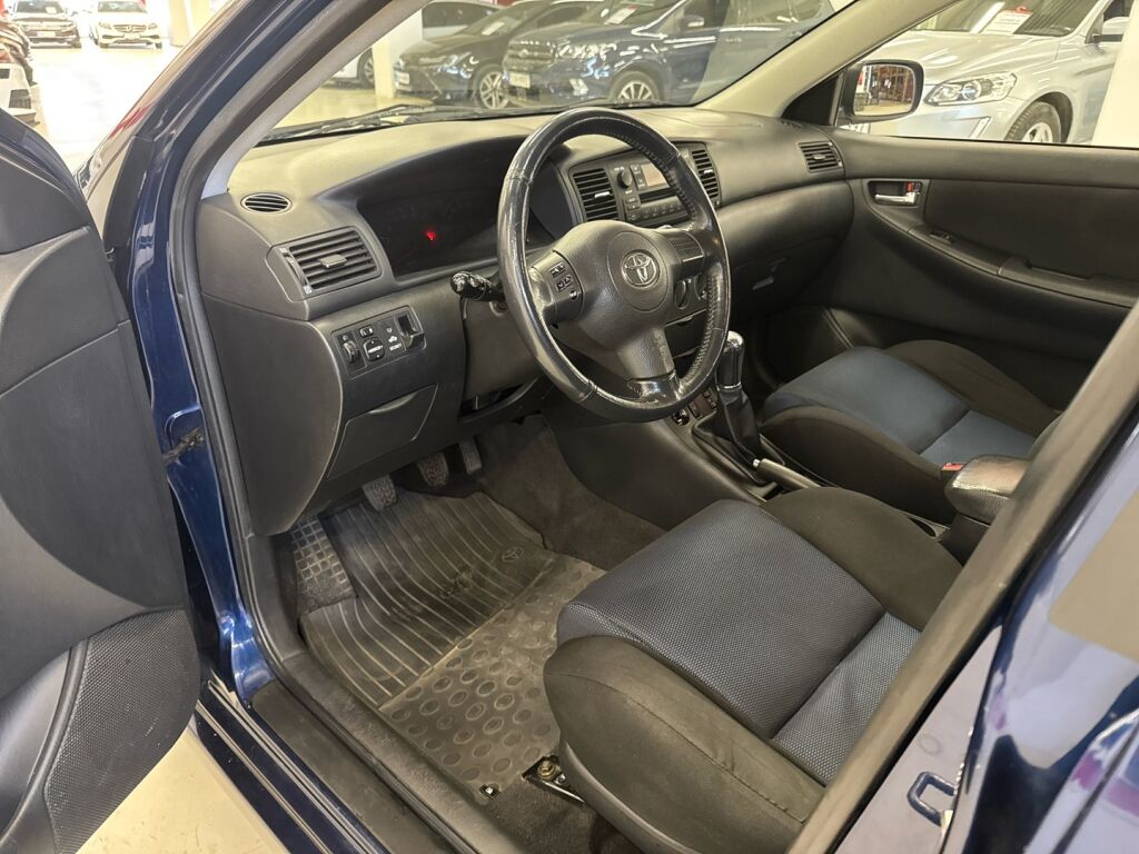 Toyota Corolla 2004 Sininen