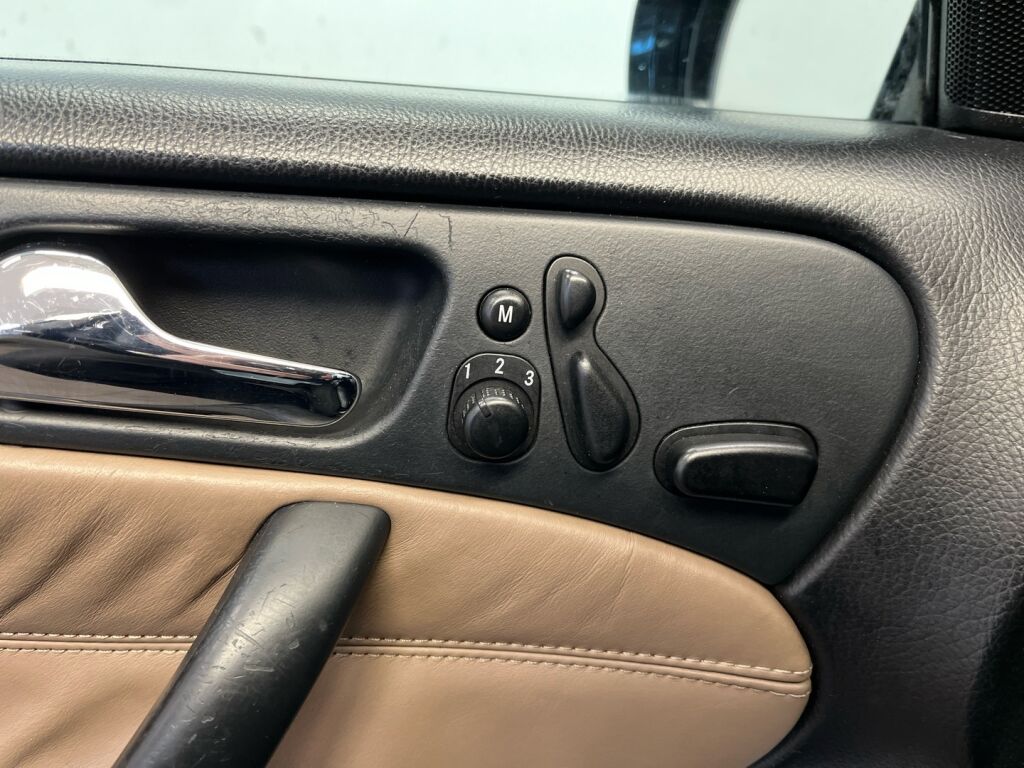 Mercedes-Benz C 55 AMG 2004 Musta