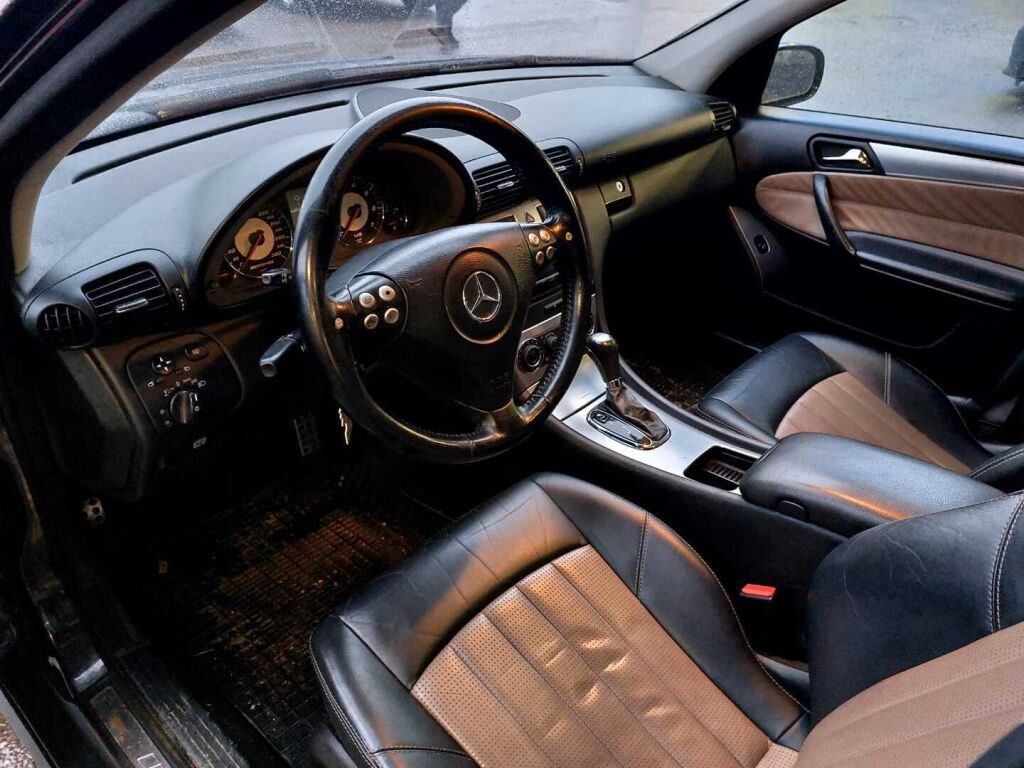 Mercedes-Benz C 55 AMG 2004 Musta