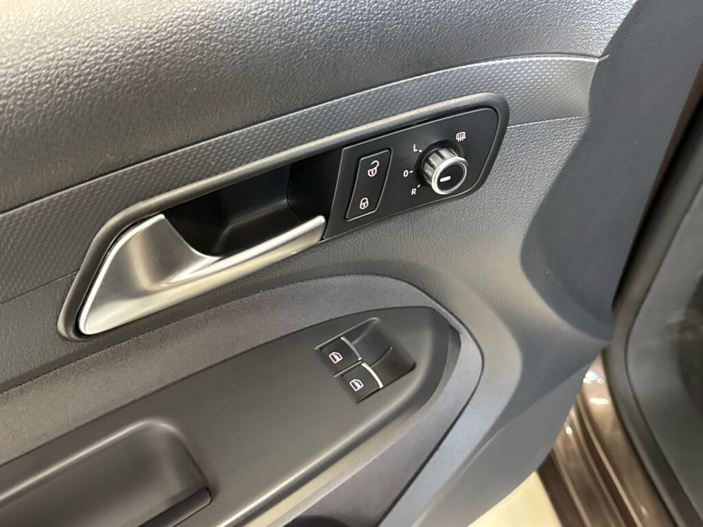 Volkswagen Caddy Maxi 2015 Ruskea (beige)