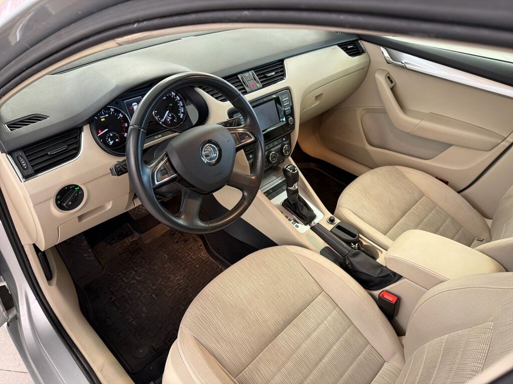 Skoda Octavia 2015 Hopea
