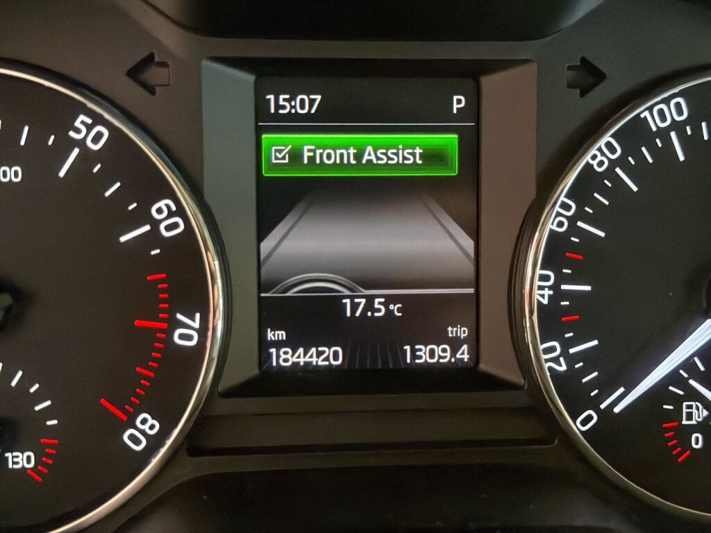 Skoda Octavia 2015 Hopea