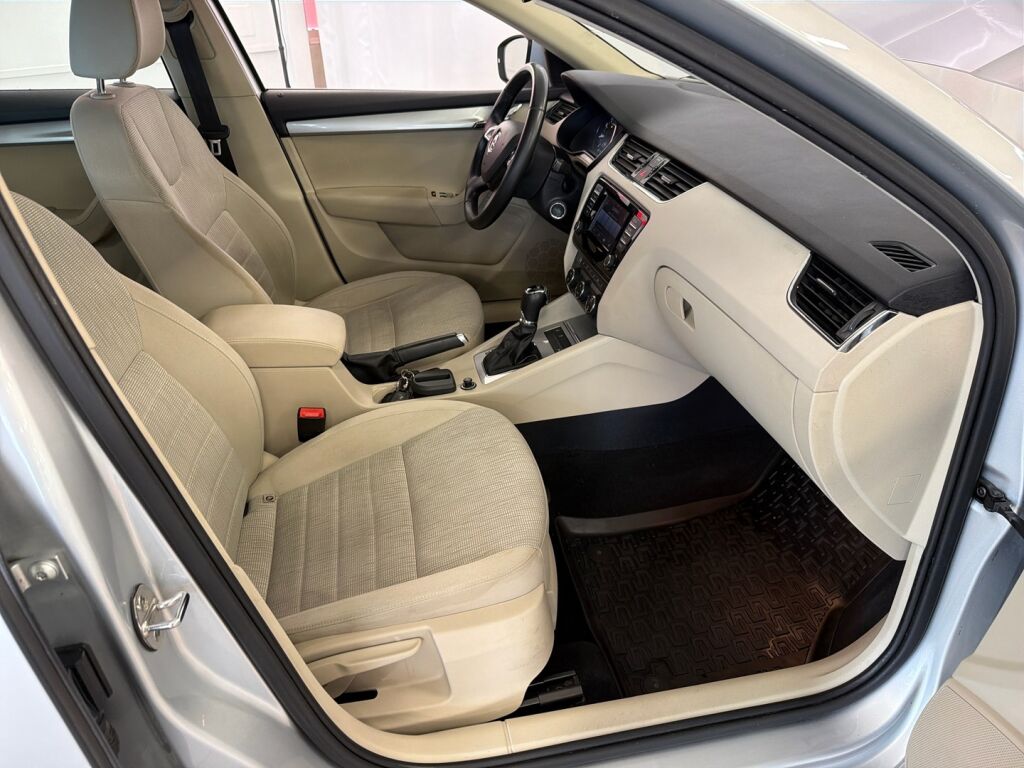 Skoda Octavia 2015 Hopea