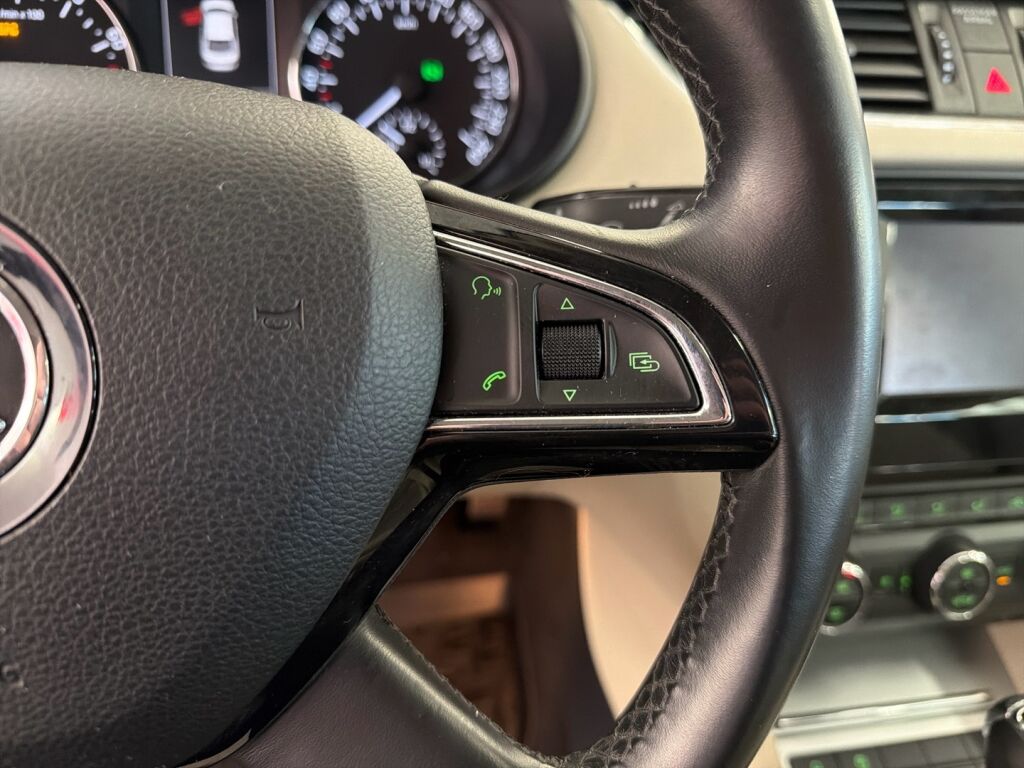 Skoda Octavia 2015 Hopea