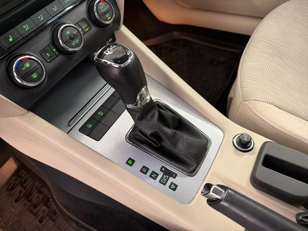 Skoda Octavia 2015 Hopea
