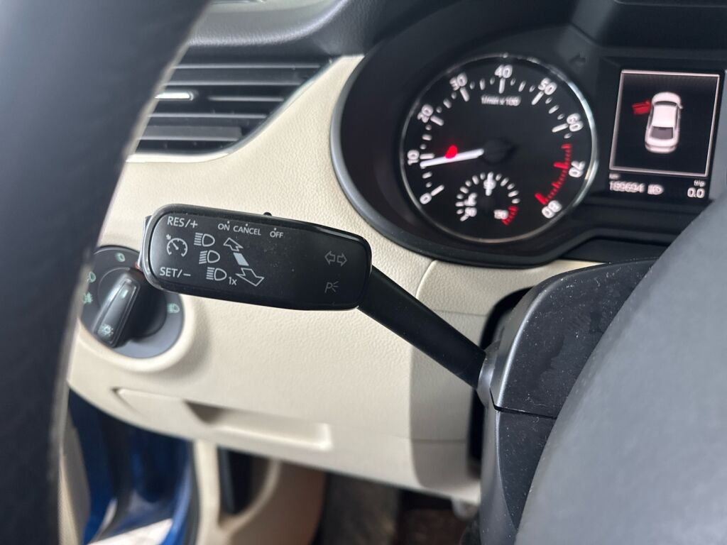 Skoda Octavia 2015 Sininen