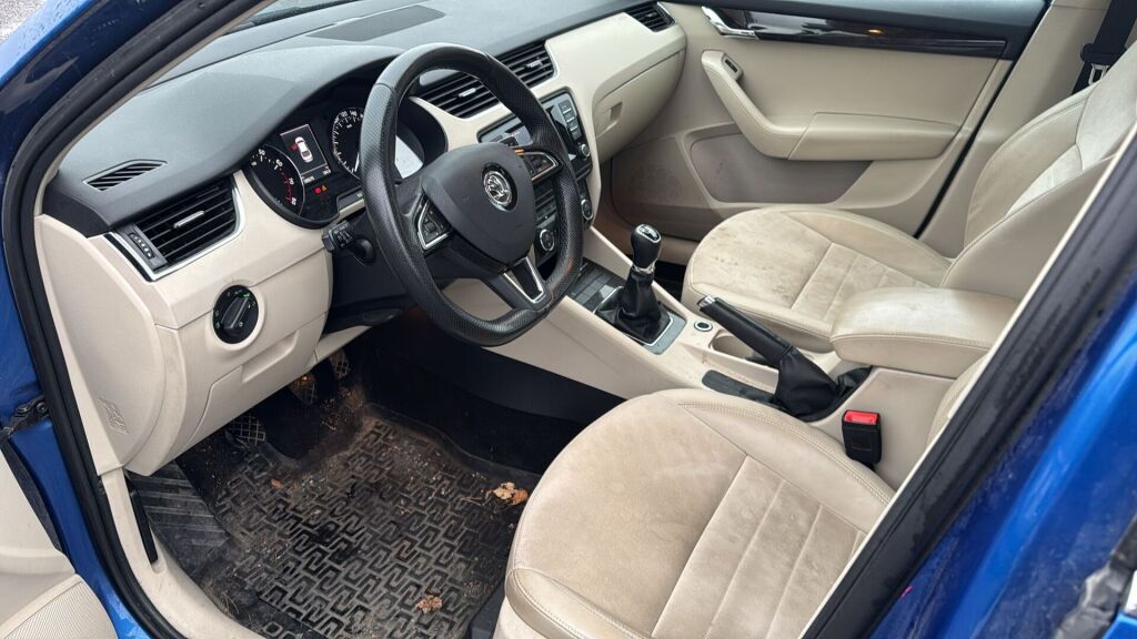 Skoda Octavia 2015 Sininen